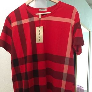 Burberry t shirt
